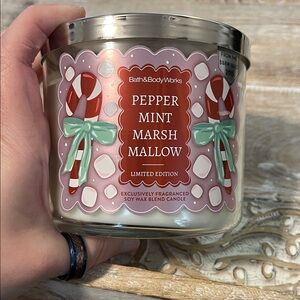 Bath & Body Works Peppermint Marshmallow Candle - Red and Green